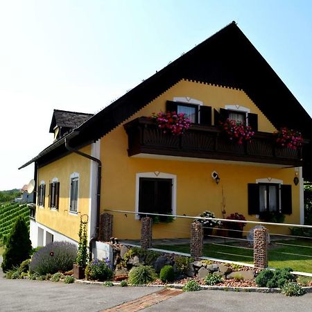 Gastehaus Friedrich Apartment Klöch Екстериор снимка